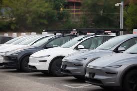 The first Tesla just drove itself from its factory straight to the ... - manufacturer of tesla