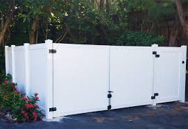 PVC Fence Wholesale: South Florida Vinyl Fence Company - vinyl fence manufacturer
