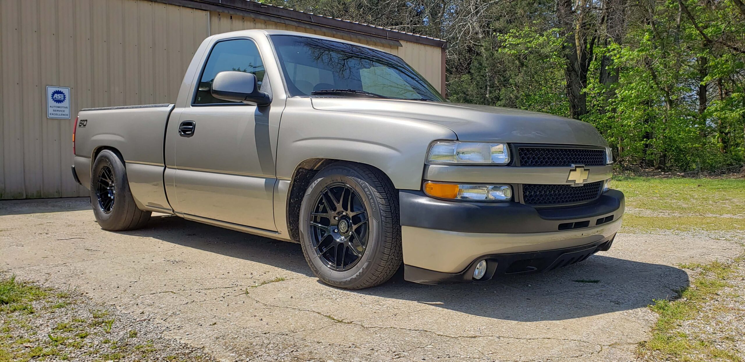 A relevant stock photo of 2000 chevy silverado 1500 custom in a typical setting.
