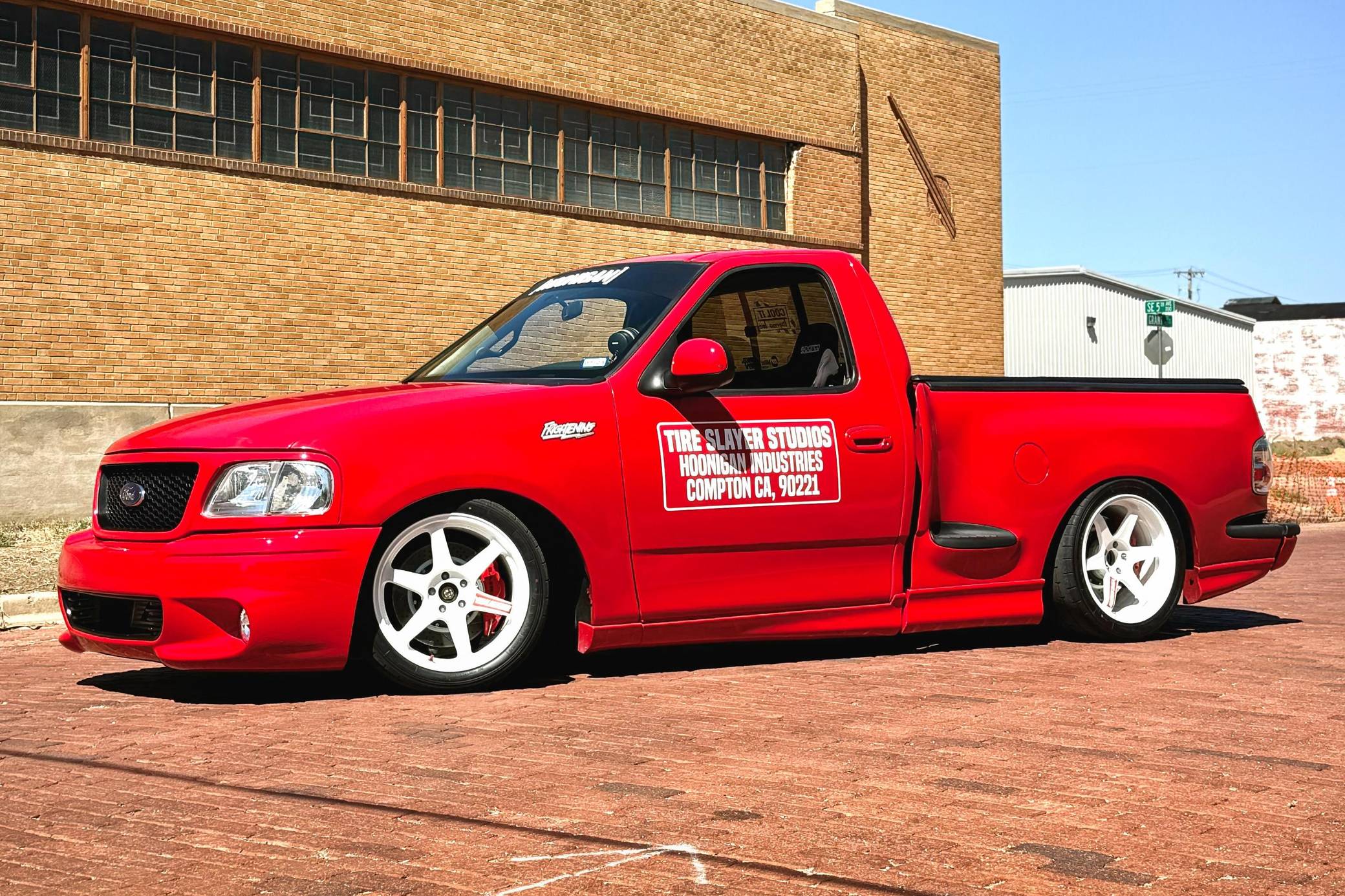 A relevant stock photo of 2000 f150 custom in a typical setting.