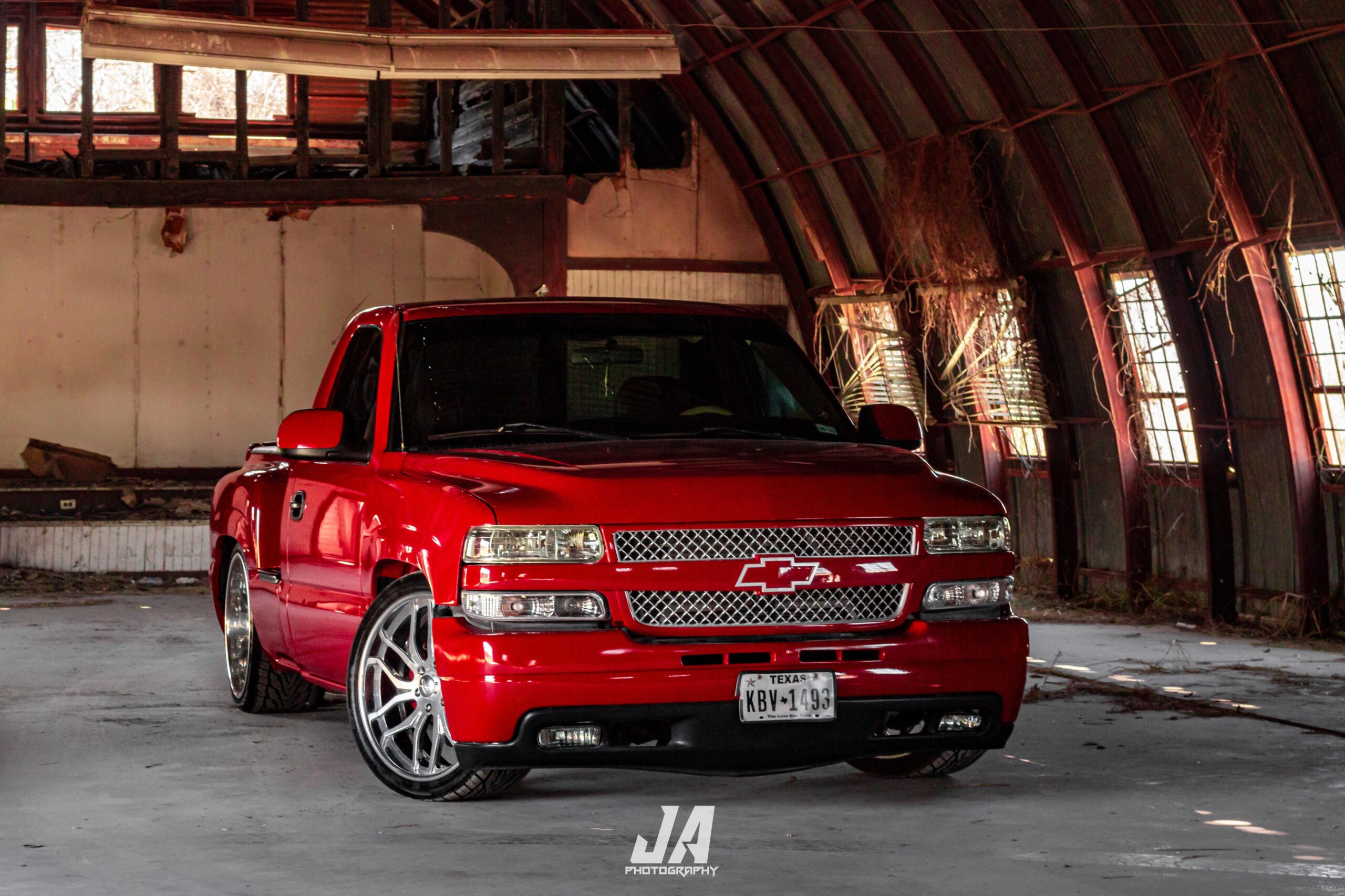 A relevant stock photo of 2000 silverado 1500 custom in a typical setting.
