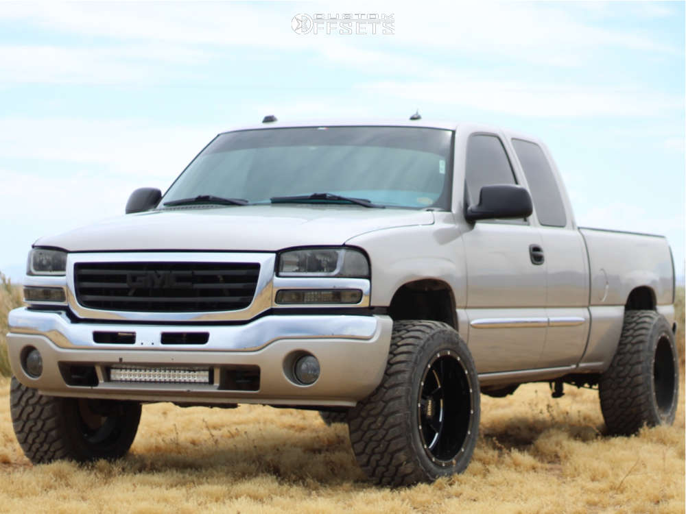 A relevant stock photo of 2005 gmc sierra custom in a typical setting.