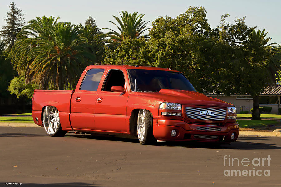 A relevant stock photo of 2007 gmc sierra custom in a typical setting.
