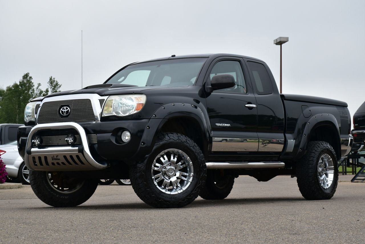 A relevant stock photo of 2007 toyota tacoma custom in a typical setting.