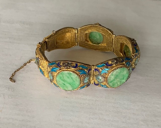 A relevant stock photo of bracelet china in a typical setting.
