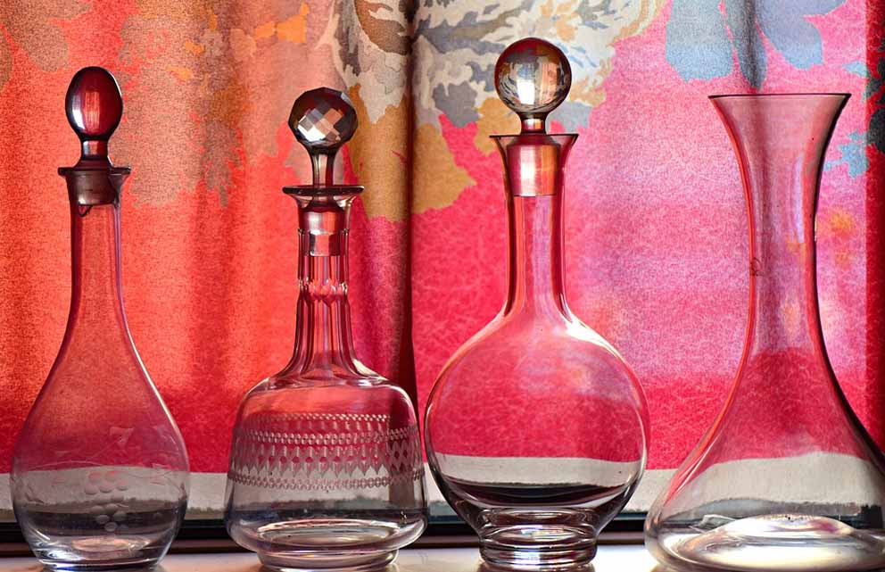 A relevant stock photo of Custom Glassware Manufacturers in a typical setting.