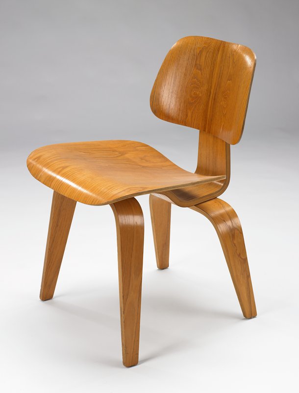 A relevant stock photo of dining chair manufacturer in a typical setting.