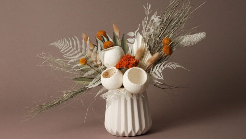 A relevant stock photo of dried flower manufacturer in a typical setting.