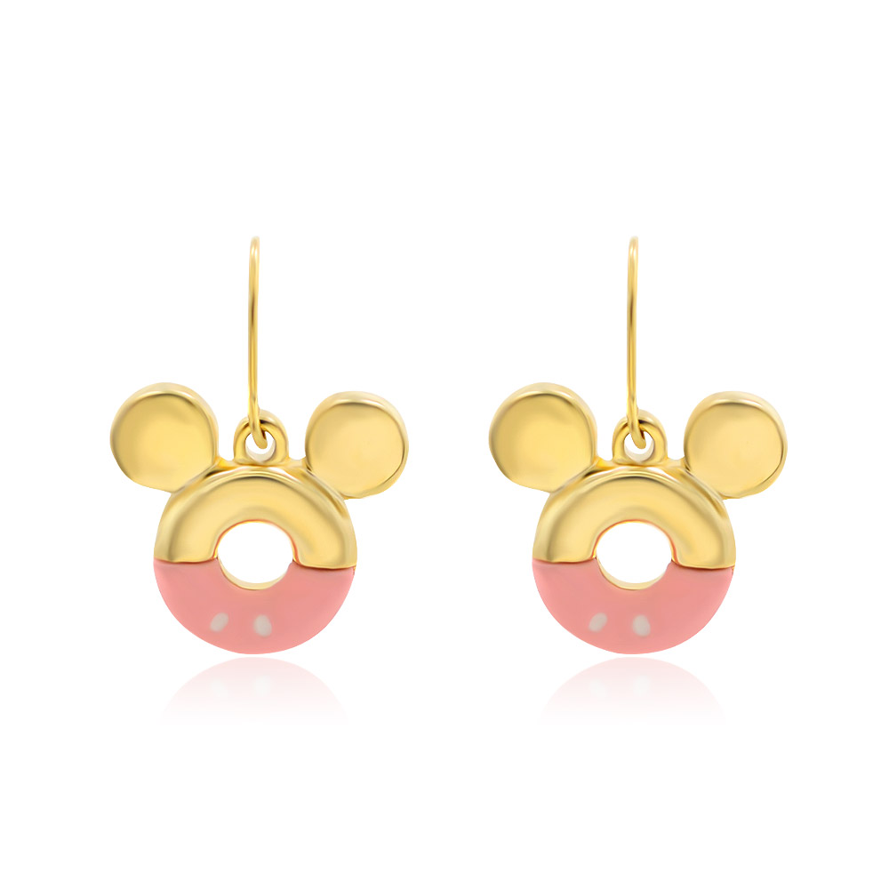 A relevant stock photo of earrings supplier in a typical setting.
