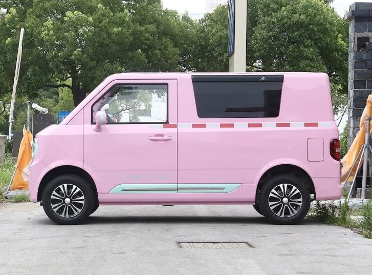 A relevant stock photo of electric minivan china in a typical setting.
