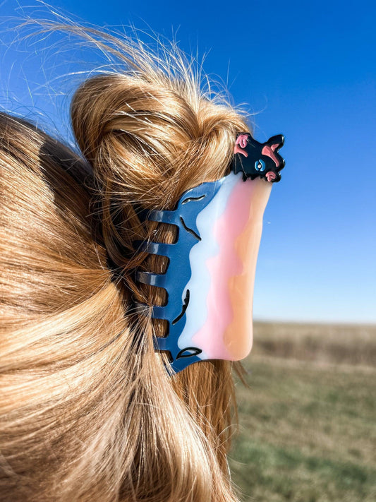 A relevant stock photo of hair clip manufacturer in a typical setting.