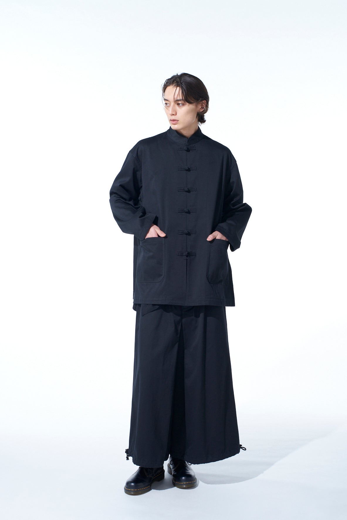 A relevant stock photo of jacket china in a typical setting.
