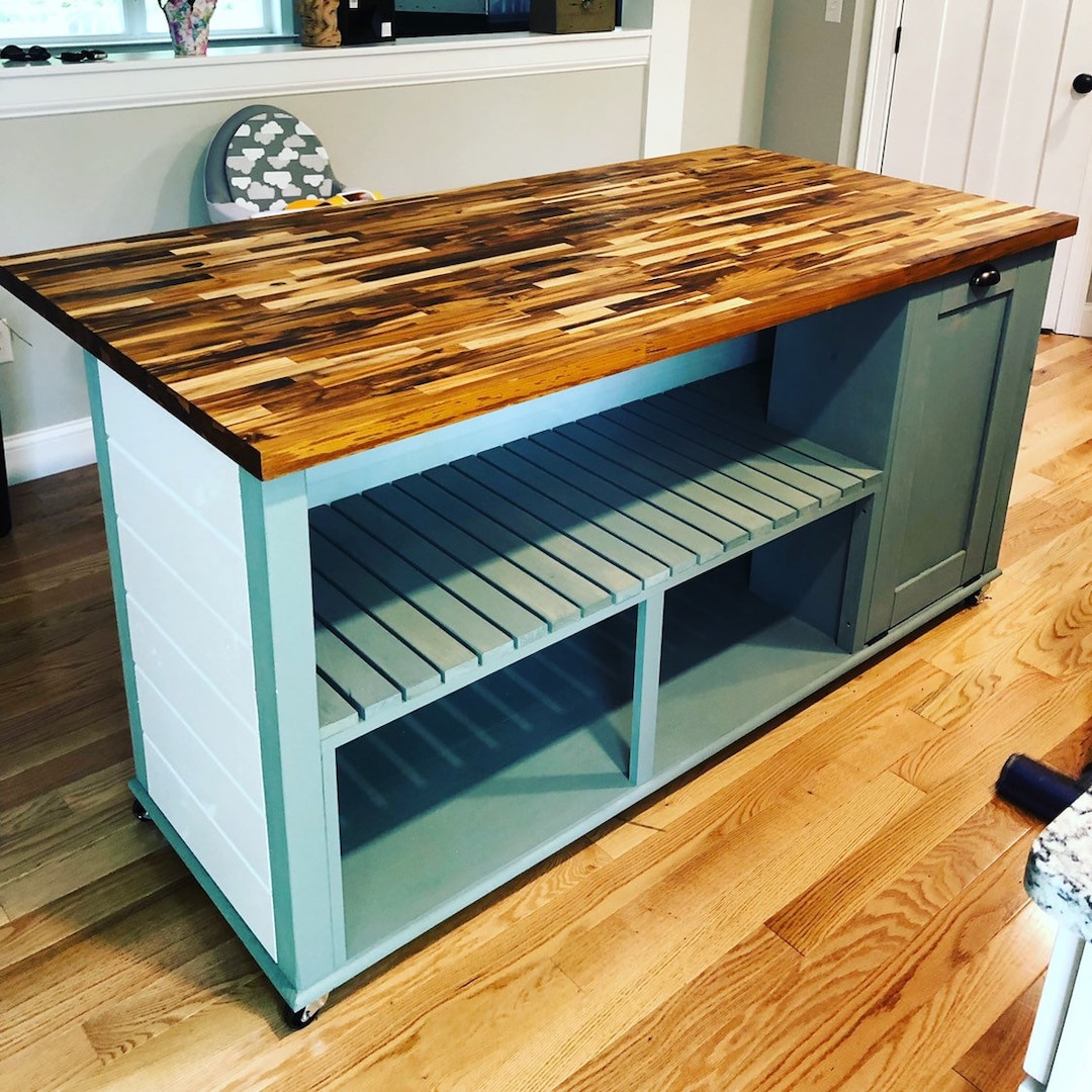 A relevant stock photo of kitchen islands custom in a typical setting.