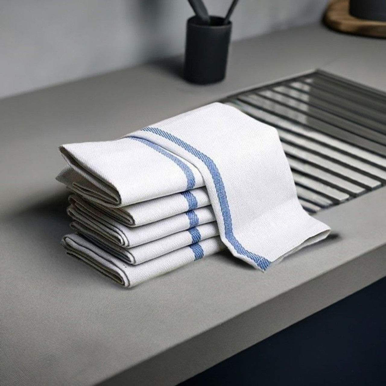 A relevant stock photo of kitchen towel supplier in a typical setting.