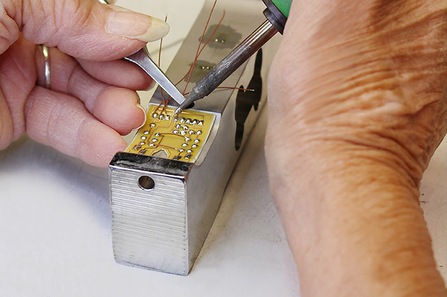 A relevant stock photo of load cell manufacturer in a typical setting.