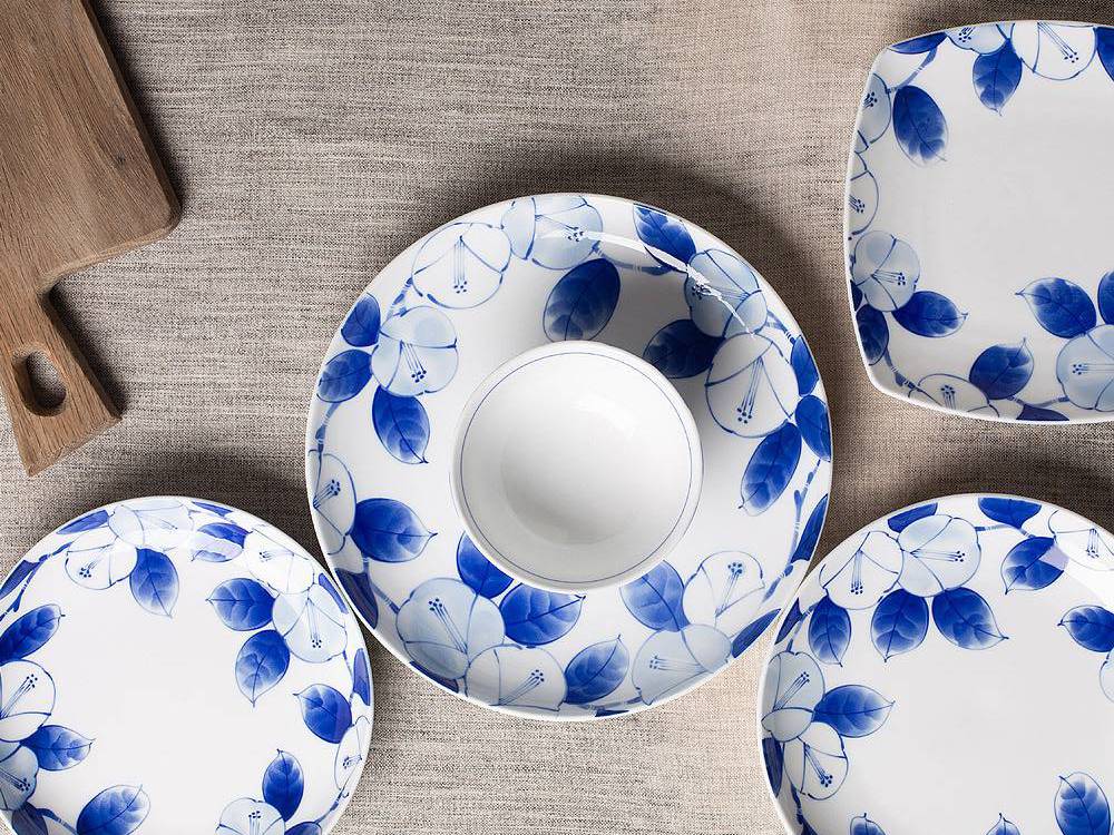 A relevant stock photo of porcelain manufacturer in a typical setting.