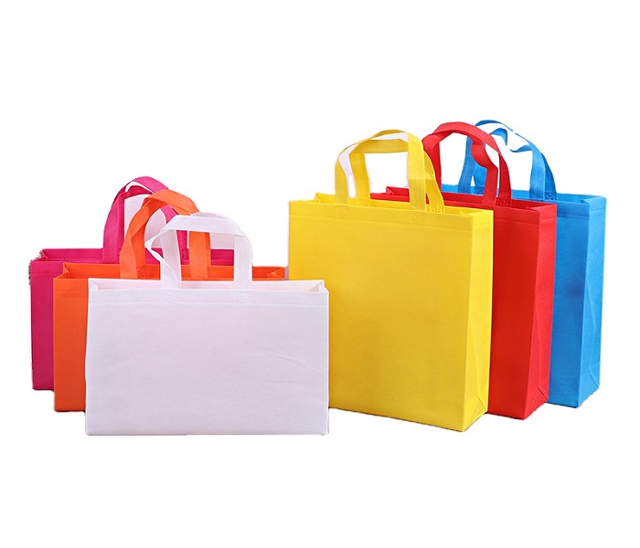 A relevant stock photo of shopping bag manufacturer in a typical setting.